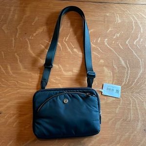 Lululemon curved lines crossbody with adjustable strap. BRAND NEW